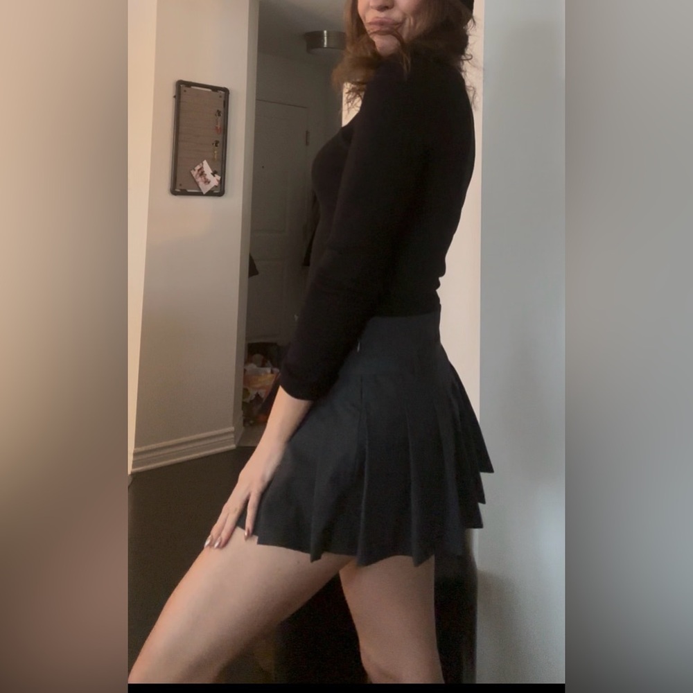 Commense Black and Cream Sweater - Picture 6 of 6
